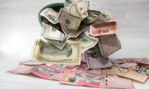 Que-pasa-cuando-el-dolar-pierde-valor-ante-el-peso-1000x600-1