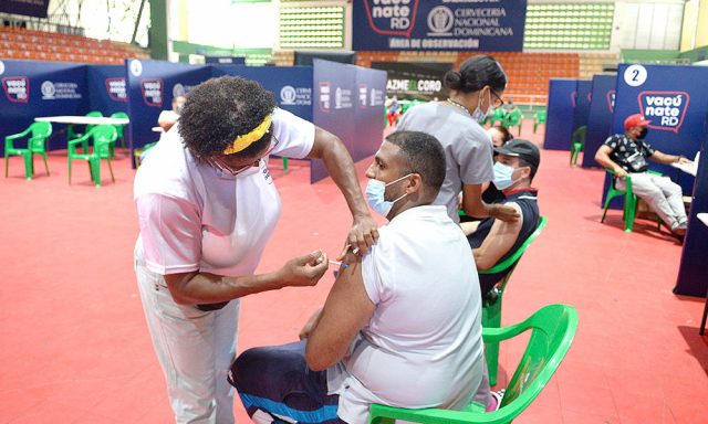 e37357b0-vacuna-palacio-de-los-deportes-dpolanco-6-6163993d01cf4-640x384-1