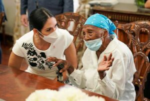 raquel-y-dona-de-111-anos_17405236_20211011182303