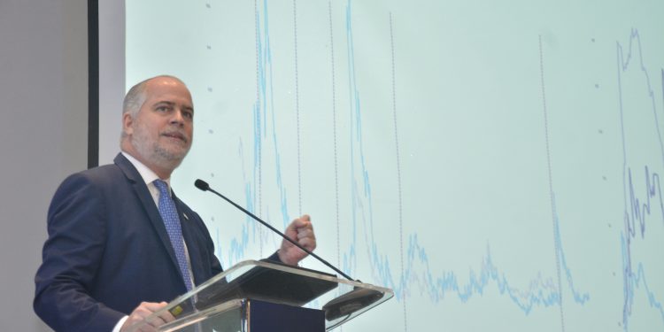 Alejandro-Fernandez-W.-1-750x375-1