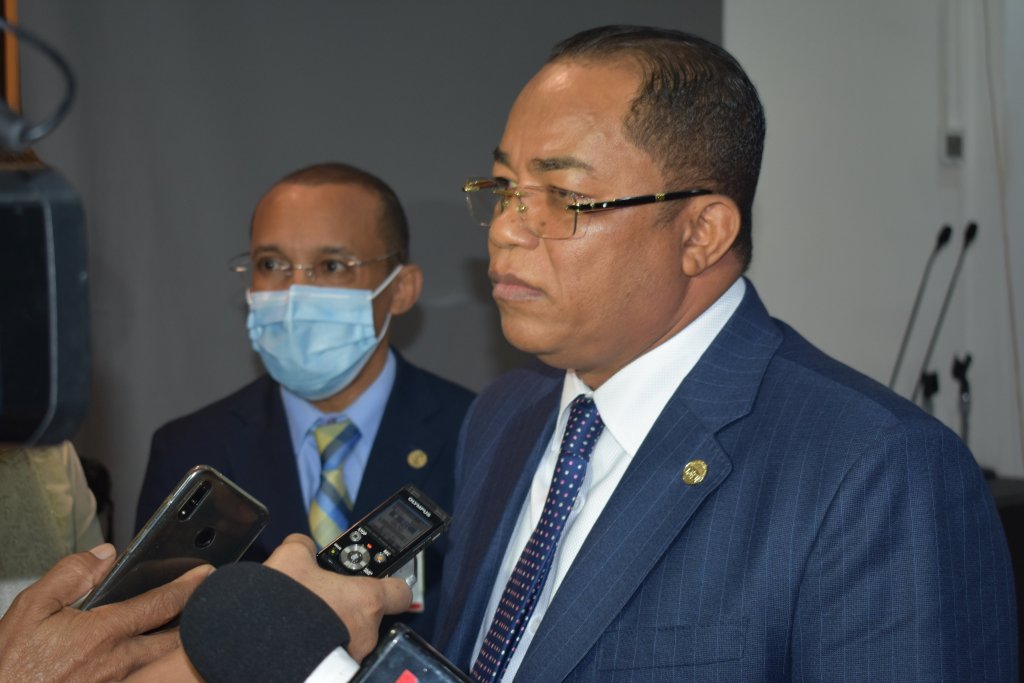 Gobierno-desembolsa-RD15530-millones-para-pago-de-regalia-pascual