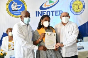 INFOTEP-Y-AMACOA-entregaron-los-certificados-a-egresados-como-Tecnicos-Maestros-Constructores