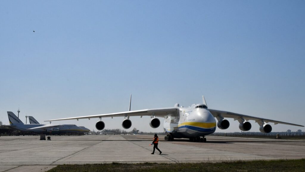 6218cec659bf5b51db1f7adc