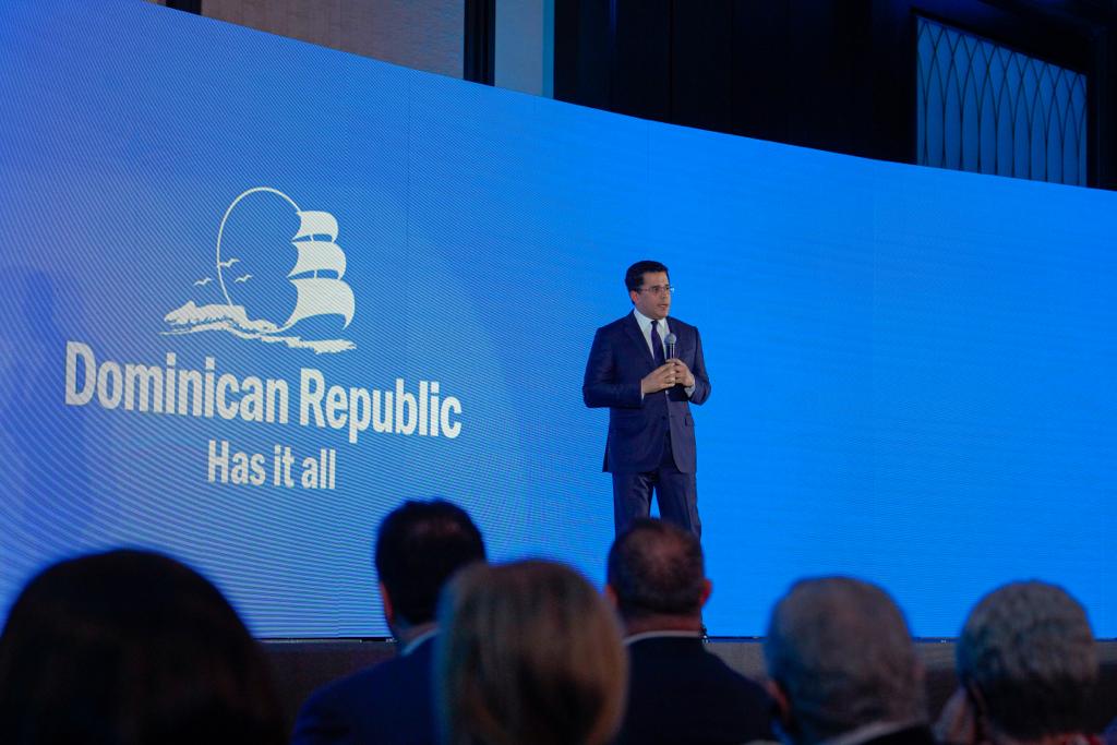 Ministro-Turismo-en-encuentroTexas