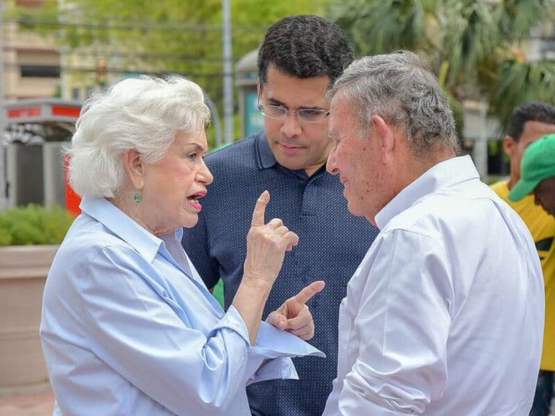 Milagros-Ortiz-Bosch-David-Collado-y-Gustavo-Zúñiga-800x600-1