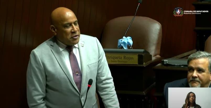 diputado-ee23baad-focus-0-0-895-573