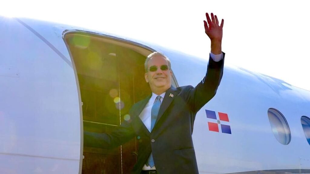 Presidente-Luis-Abinader-viaja