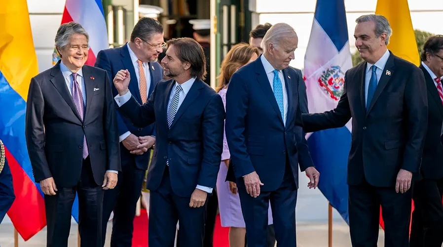 rss-efe90feff2942b3551ff87438893c3d664dfc939c21w-1-1