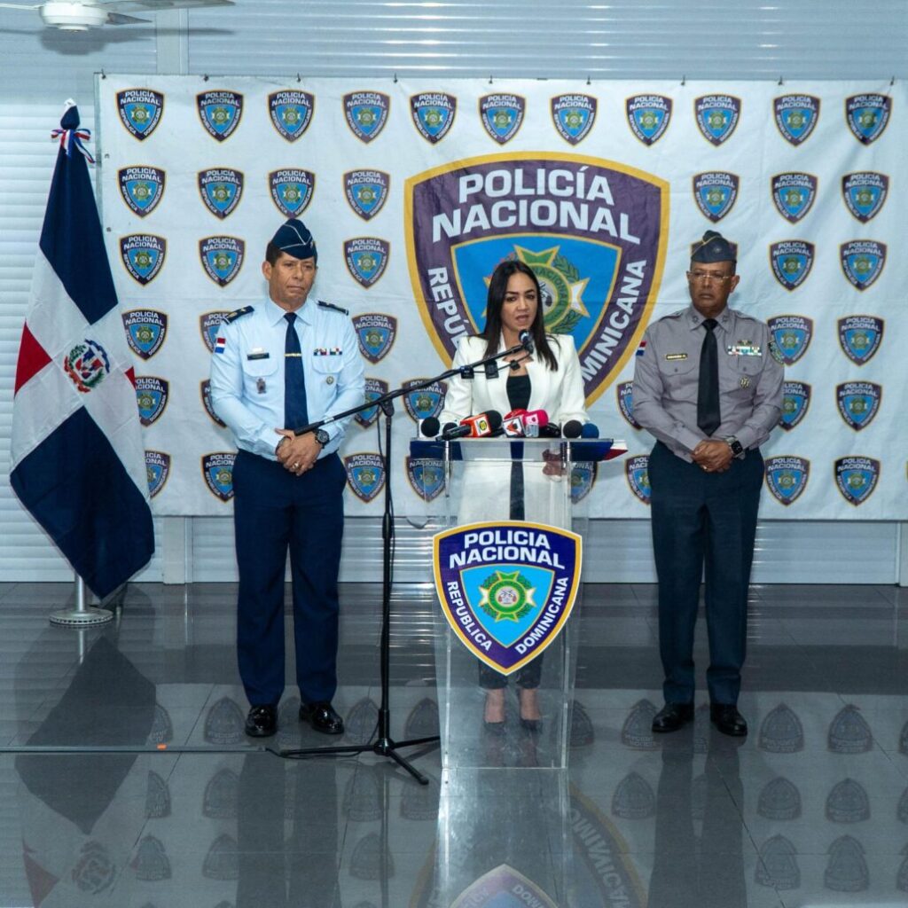 Faride-Raful-dio-informacion-durante-rueda-de-prensa-al-concluir-la-reunion-de-la-Fuerza-de-Tarea-Conjunta