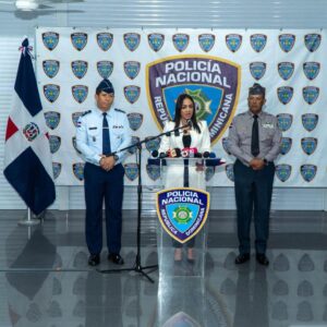 Faride-Raful-dio-informacion-durante-rueda-de-prensa-al-concluir-la-reunion-de-la-Fuerza-de-Tarea-Conjunta