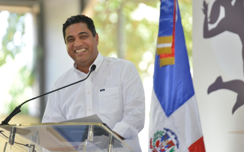 kelvin-ministro-de-deportes-e1727046063855-1024x638-1