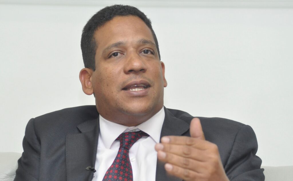 9459572a-carlos-pimentel-5e6310e54d452