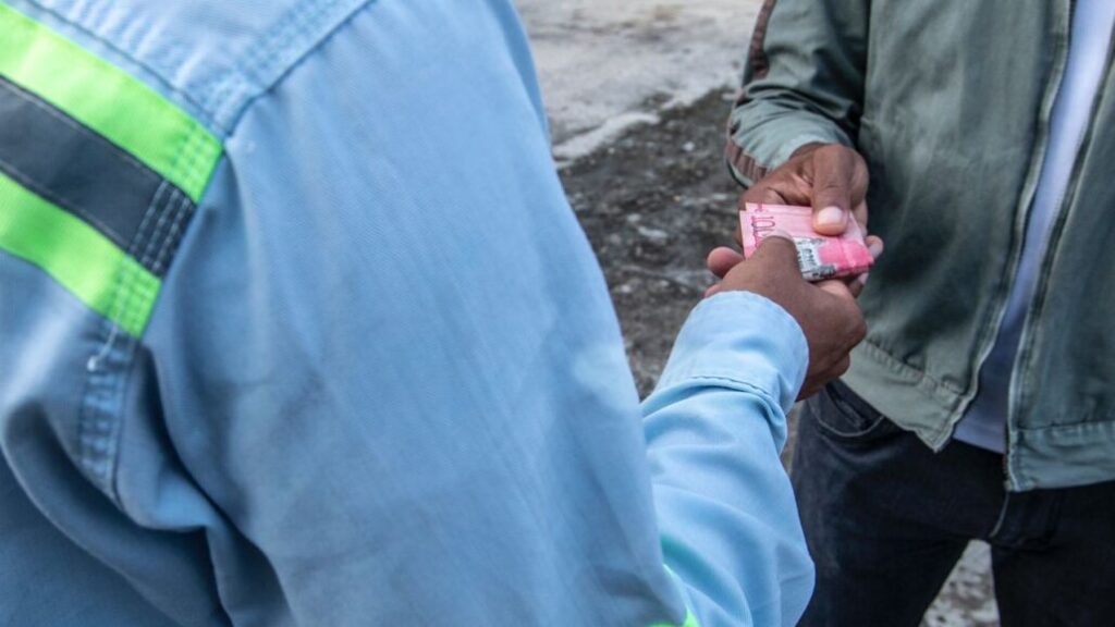 WhatsApp-Image-2024-11-25-at-11.55.03-AM