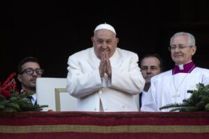 El papa Francisco pide un mundo de "esperanza y bondad" en un mensaje grabado para la BBC