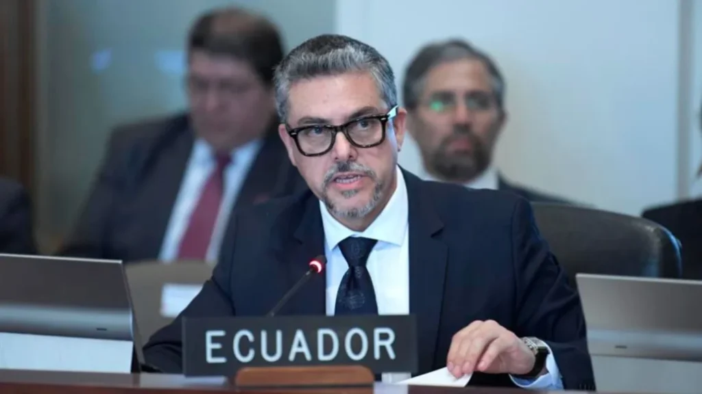 Alejandro-Davalos-representante-de-Ecuador-ante-la-OEA-EFE (1)