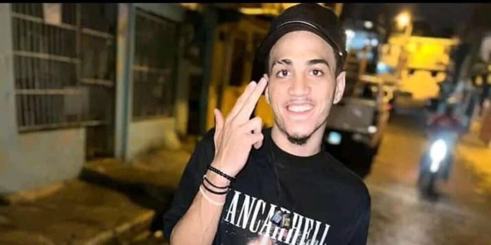 Post-de-Instagram-Feliz-Cumpleanos-Sencillo-Minimalista-Azul-1000-x-500-px-14-1