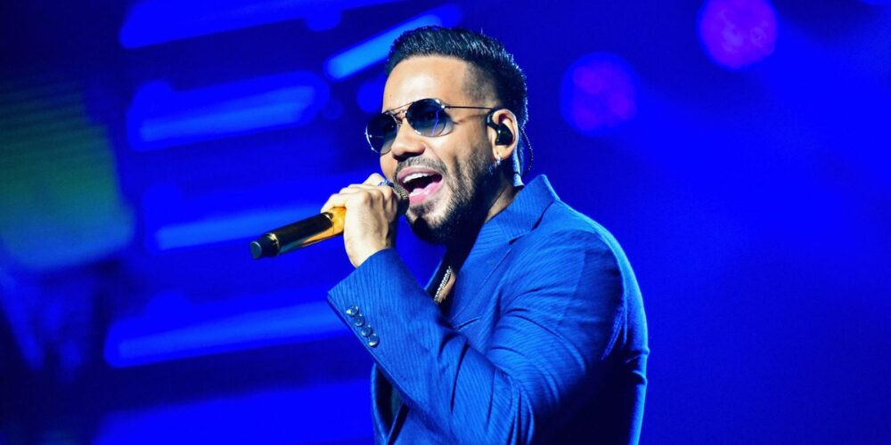 Post-de-Instagram-Feliz-Cumpleanos-Sencillo-Minimalista-Azul-1000-x-500-px-2024-12-31T124137.982