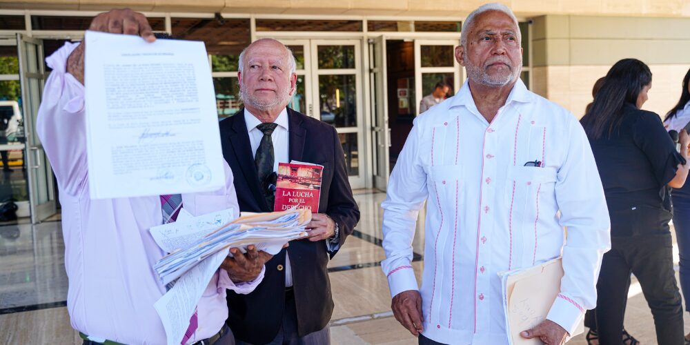 Post-de-Instagram-Feliz-Cumpleanos-Sencillo-Minimalista-Azul-1000-x-500-px-74