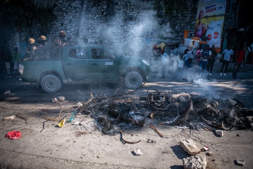 Bandas-armadas-en-Haiti (1)