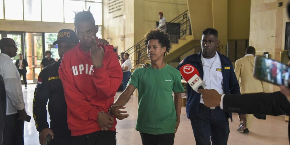 Post-de-Instagram-Feliz-Cumpleanos-Sencillo-Minimalista-Azul-1000-x-500-px-11