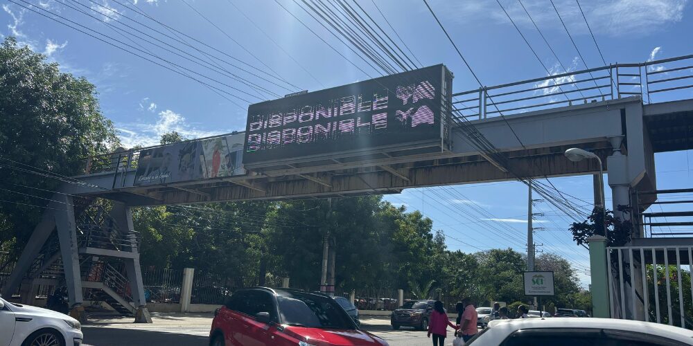 Post-de-Instagram-Feliz-Cumpleanos-Sencillo-Minimalista-Azul-1000-x-500-px-30-1