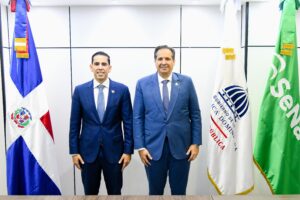 Edward Guzmán, nuevo director de SeNaSa y Víctor Atallah, ministro de Salud