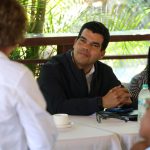 Wellington Arnaud valida con comunitarios servicio eficiente de agua potable