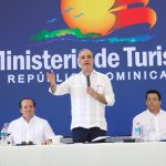 Presidente Abinader entrega obras de renovación en la playa Sosúa y su plaza de vendedores