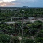ETED despliega brigadas para corregir avería en línea Dajao – Yamasá – Monte Plata pese a condiciones climáticas adversas