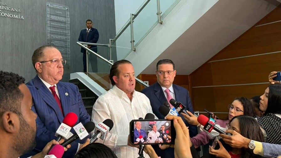 gobierno-anuncia-reuniones-con-danilo-y-leonel-para-consenso-nacional-769dba9b-focus-min0.08-min0.2-896-504