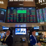 Wall Street cierra en rojo mientras el bono del Tesoro a 30 años repunta hasta el 5,17 %