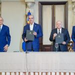 Presidente Luis Abinader firma acuerdo de colaboración entre FINJUS y la Consultoría Jurídica del Poder Ejecutivo orientado al fortalecimiento del Estado social y democrático de derecho, institucionalidad y lseguridad jurídica del país
