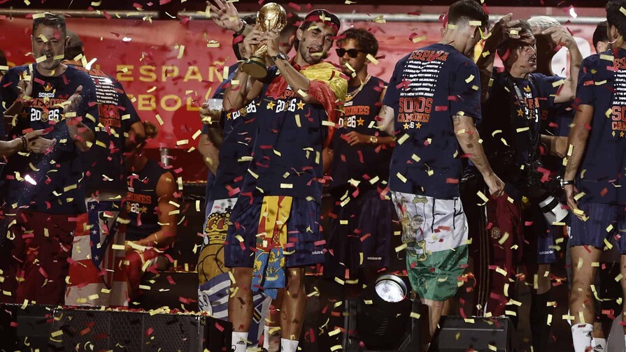 millones-celebran-con-la-seleccion-espanola-la-copa-del-mundo-a4f85c37-focus-0-0-896-504