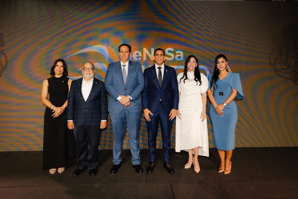 Principal - Yokasta Santana, Jefrey Lizardo, Dr. Víctor Atallah, Dr. Edward Guzmán y Julissa Senior