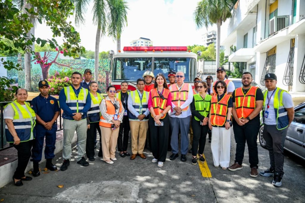 Alcaldía de Santiago participa en Simulacro Nacional de Evacuación por Terremoto (6)