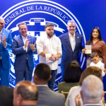 Presidente Abinader inicia entrega oficial del pasaporte electrónico para dominicanos en Nueva York, Nueva Jersey y Boston